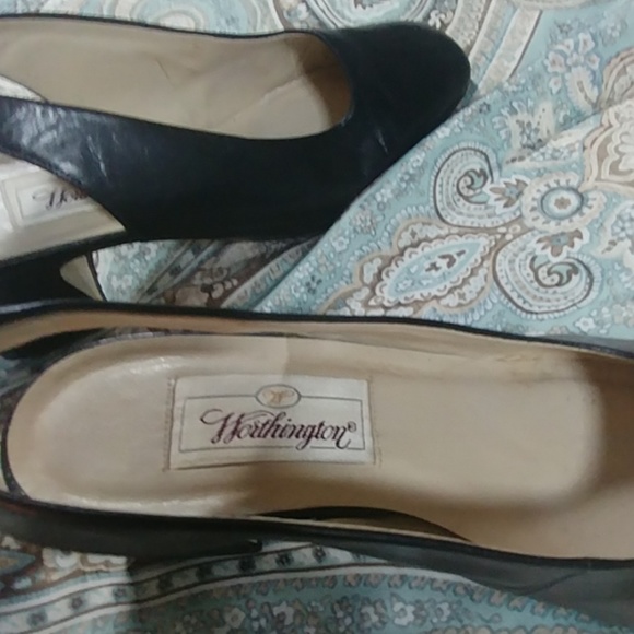 Ladies Worthington Black Heels - Picture 4 of 5